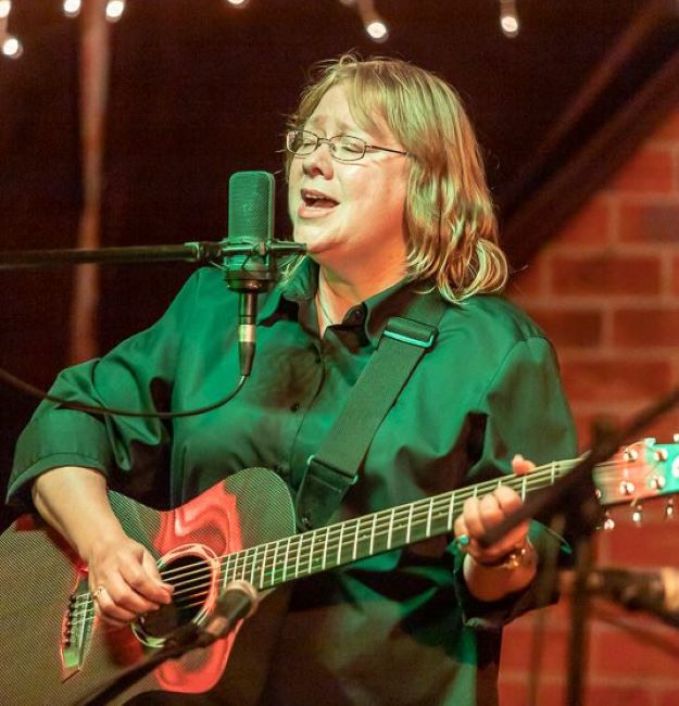 LIVE MUSIC with Sue Harlow at Hardware Hills 7 sue harlow 3