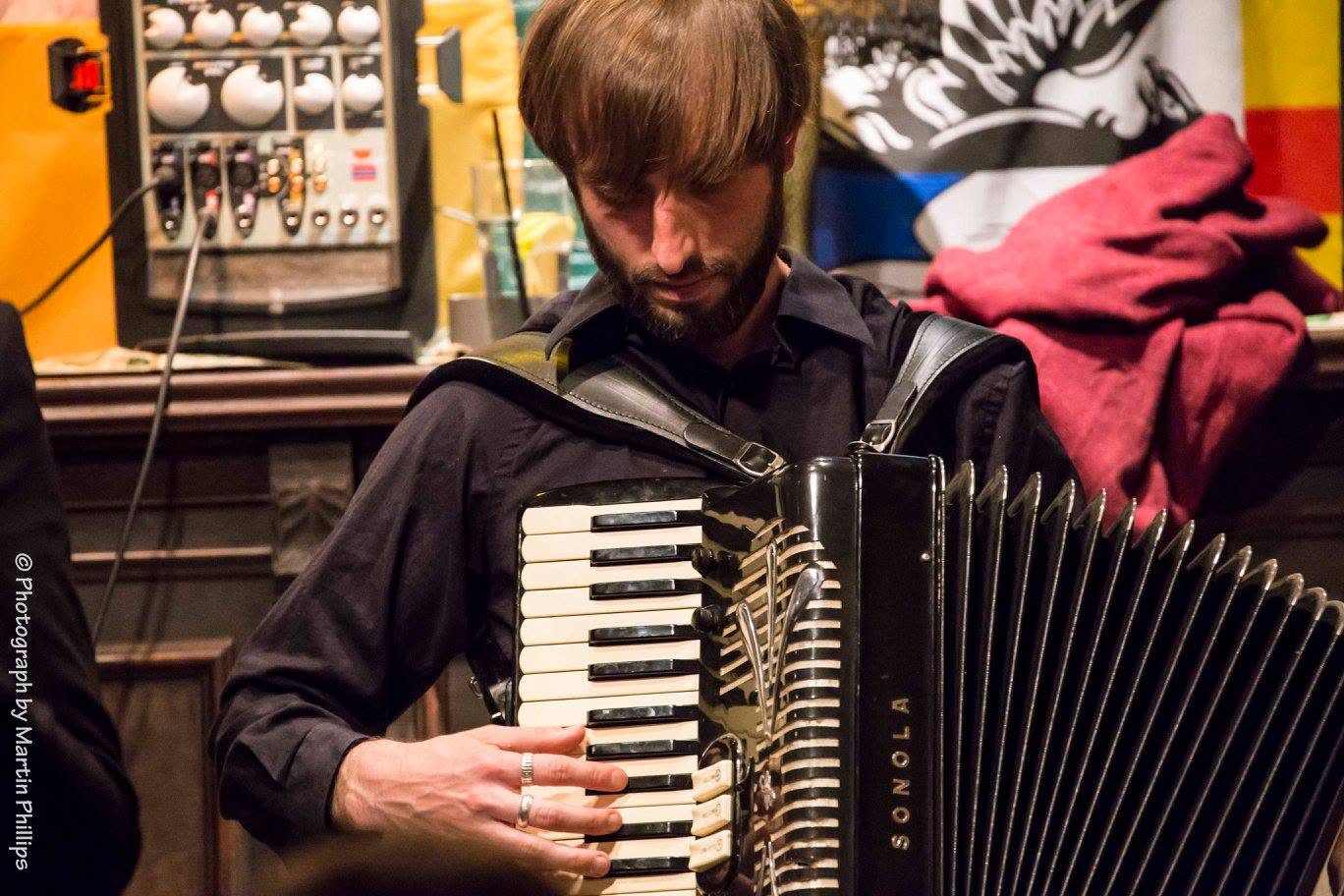 matty-on-accordian-hASCik